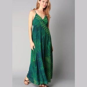You going to LOVE this Molly Bracken Palm Print Maxi Dress